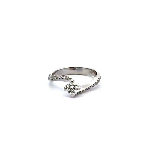 Anello con DIAMANTE NATURALE centrale certificato IGI 0,30 ct D VVS2 e diamanti laterali 0,39 ct