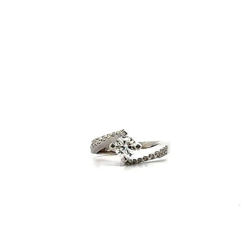 Anello con Diamante Naturale Centrale Certificato IGI 0,50 ct e VS1 e Diamanti Laterali 0,38 ct
