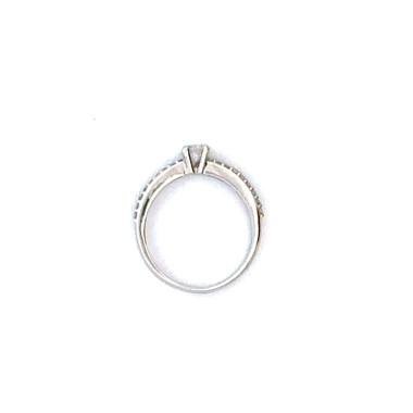 Anello con Diamante 0,30 ct VS e Diamanti Laterali 0,18 ct - Oro Bianc