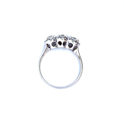 Anello Trilogy con Diamanti Naturali centrali 0,69 ct e contorno 0,23 ct