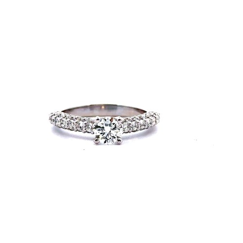 Anello con Diamante Centrale 0,61 GIA D VS e Diamanti Laterali sul Gambo 0,79