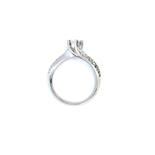 Anello con Diamante Centrale 0,29 ct e Diamanti su Gambo 0,37 ct in Oro Bianco