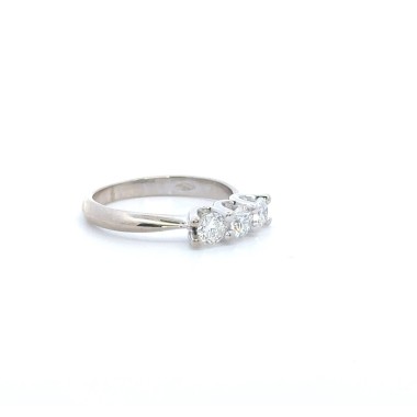 Anello Trilogy con Diamanti Naturali 0,67 ct D-F VVS in Oro Bianco 18