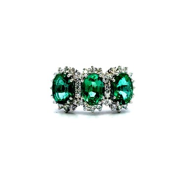 Anello Trilogy con Smeraldi Ovali 2,55 ct e Diamanti 0,47 ct