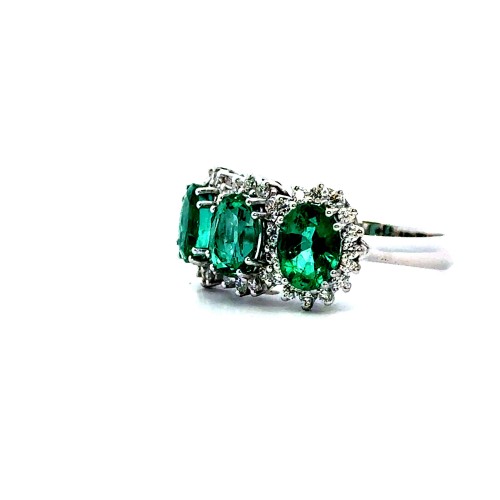 Anello Trilogy con Smeraldi Ovali 2,55 ct e Diamanti 0,47 ct