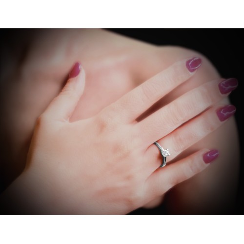 Anello con Diamante GIA 0,30 ct D VS1 in Oro Bianco 18 Carati