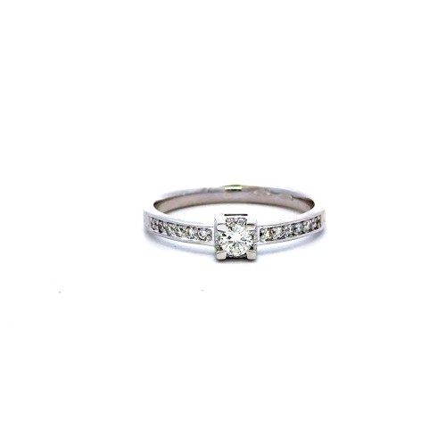 Anello con Diamante Centrale 0,15 ct e Diamanti sul Gambo 0,15 ct F VS