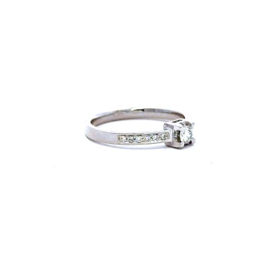 Anello con Diamante Centrale 0,15 ct, Diamanti sul Gambo 0,15 ct F VS