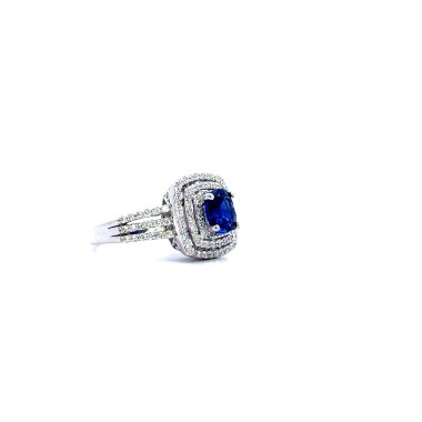 Anello con Zaffiro Naturale Cushion 1,63 ct e Diamanti 0,86 ct in Oro