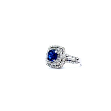 Anello con Zaffiro Naturale Cushion 1,63 ct e Diamanti 0,86 ct in Oro