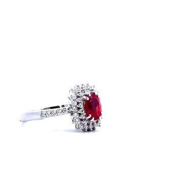 Anello con Rubino Naturale 1,16 ct e Diamanti 0,45 ct in Oro Bianco 18