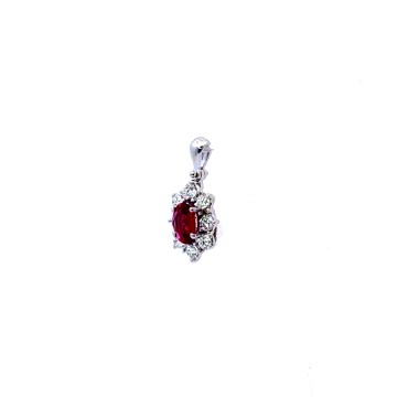 Ciondolo con Rubino Naturale Ovale 0,53 ct e Diamanti 0,40 ct in Oro.