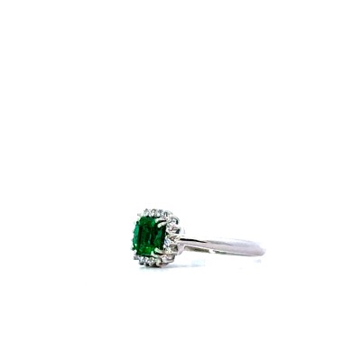 Anello con Smeraldo Quadrato e Diamanti in Oro Bianco 18k