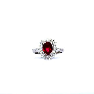Anello con Rubino Naturale Ovale Certificato 1,04 ct e Diamanti 0,60 ct in Oro Bianco 18 Carati