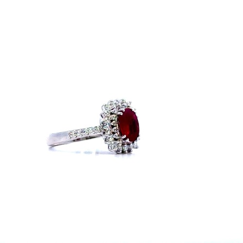 Anello con Rubino Naturale Ovale Certificato 1,04 ct e Diamanti 0,60 ct in Oro Bianco 18 Carati