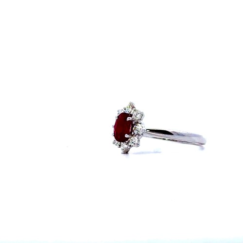 Anello con Rubino Naturale 0,70 ct e Diamanti 0,48 ct in Oro Bianco 18 Carati