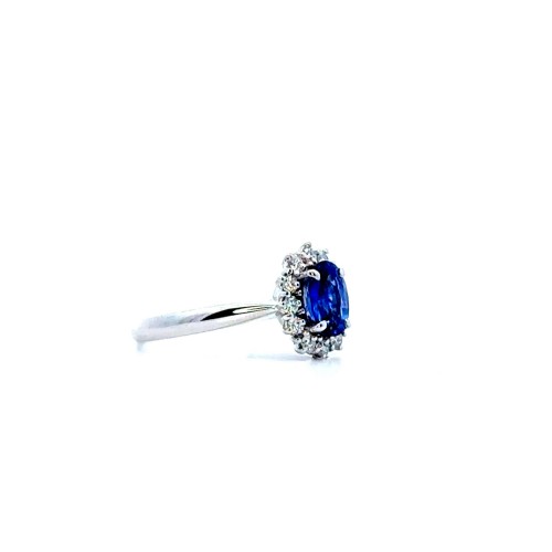 Anello con Zaffiro Naturale Ovale 1,28 ct e Diamanti 0,30 ct in Oro Bianco 18 Carati