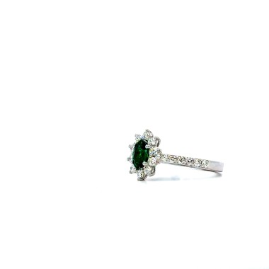 Anello con Smeraldo Naturale Ovale 0,53 ct e Diamanti 0,71 ct in Oro Bianco 18 Carati