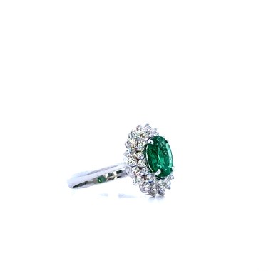 Anello con Smeraldo Naturale Ovale 1,56 ct e Diamanti Naturali 0,92 ct