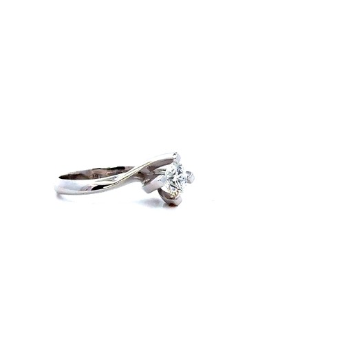 Anello Solitario con Diamante Naturale 0,70 ct GIA in Oro Bianco 18 Carati
