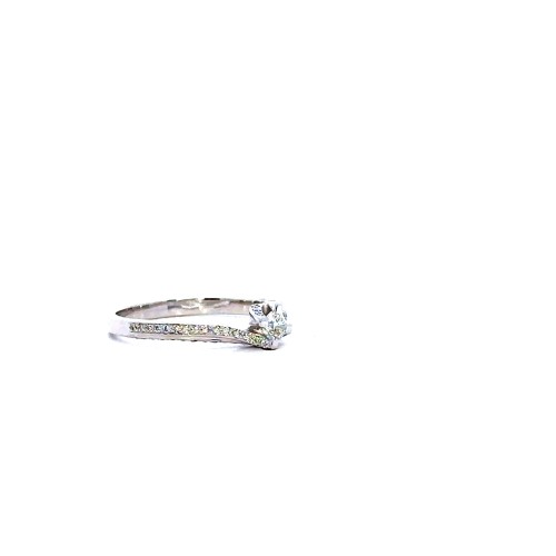 Anello con Diamante Naturale 0,25 ct e Diamanti Naturali 0,14 ct sul Gambo