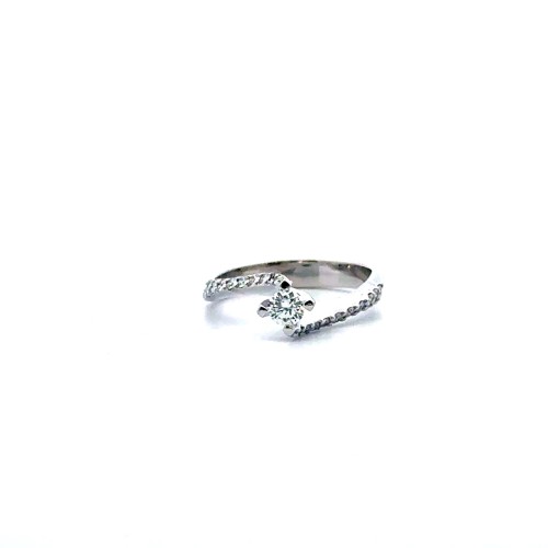 Anello Solitario Modello Valentino con Diamante Naturale 0,25 ct e Diamanti sul Gambo 0,27 ct