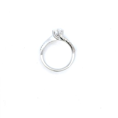 Anello Solitario con Diamante 0,40 ct GIA e Diamanti sul Gambo 0,32 ct