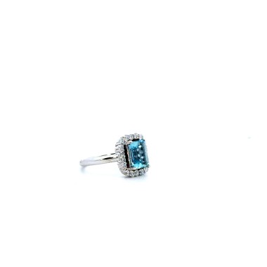 Anello con Acquamarina Rettangolare 2,09 ct e Diamanti Naturali 0,58 ct