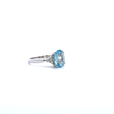 Anello con Acquamarina Naturale Ovale 2,61 ct e Diamanti Naturali 0,18 ct
