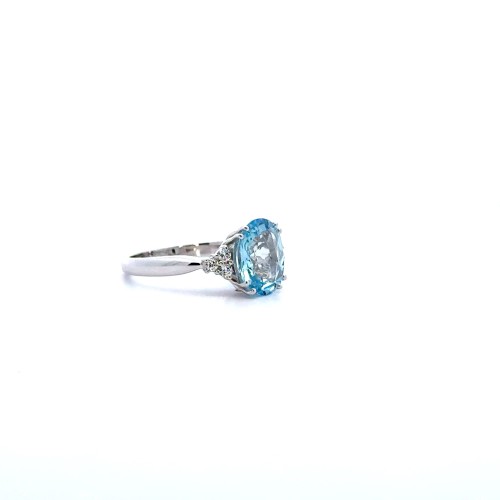 Anello con Acquamarina Naturale Ovale 2,61 ct e Diamanti Naturali 0,18 ct