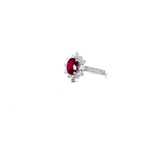 Anello con Rubino Naturale Ovale 1,51 ct e Diamanti Naturali 0,98 ct
