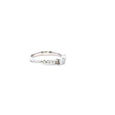 Anello Solitario con Diamante Naturale 0,18 ct e Diamanti Naturali 0,18 ct