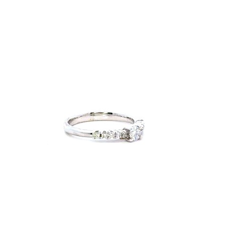 Anello Solitario con Diamante Naturale 0,18 ct e Diamanti Naturali 0,18 ct