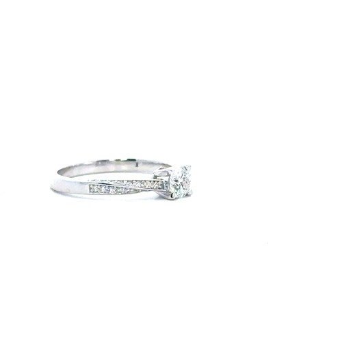 Anello Solitario con Diamante Naturale IGI 0,42 ct e Diamanti Naturali 0,28 ct