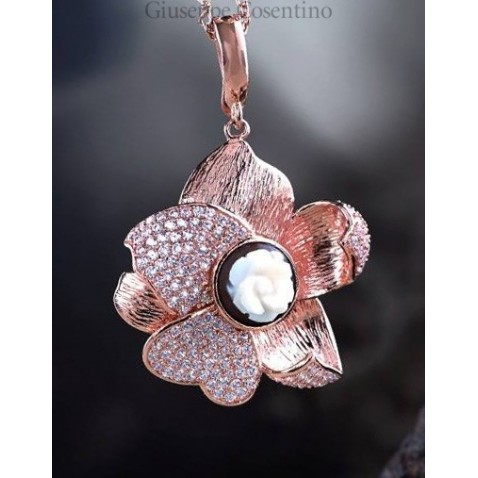 Cameo Italiano, Ciondolo fiore con cameo Cameo Italiano, Ciondolo fiore con cameo