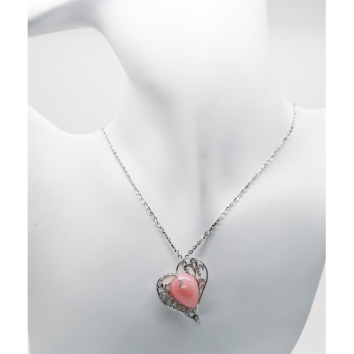 White gold pendant with pink opal and brillant
