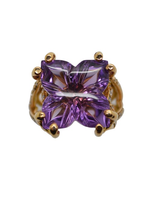 Gold flower ring with amethyst and diamonds