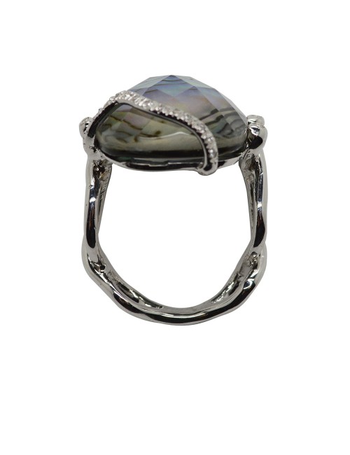 Gold ring with pearl and diamonds